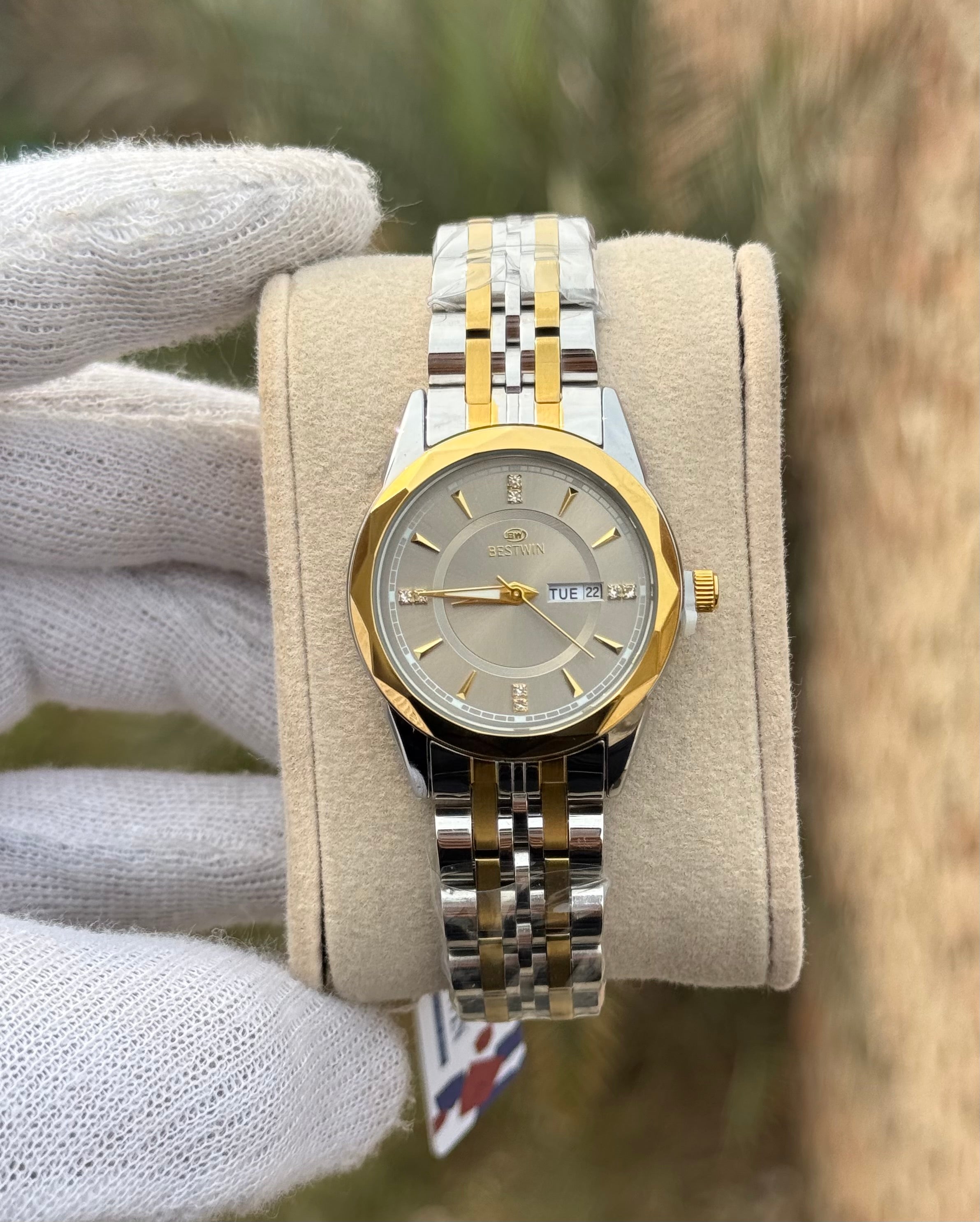 Bestwin DayDate- Premium Ladies Metal Chain Watch - Luxury Edition